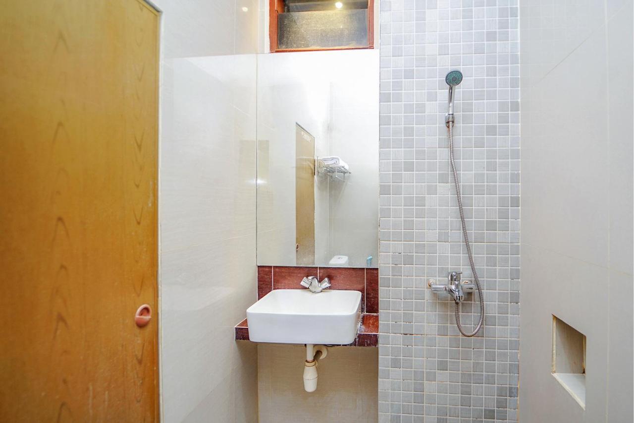 Oyo 231 Hotel Andita Syariah Surabaya Habitación foto