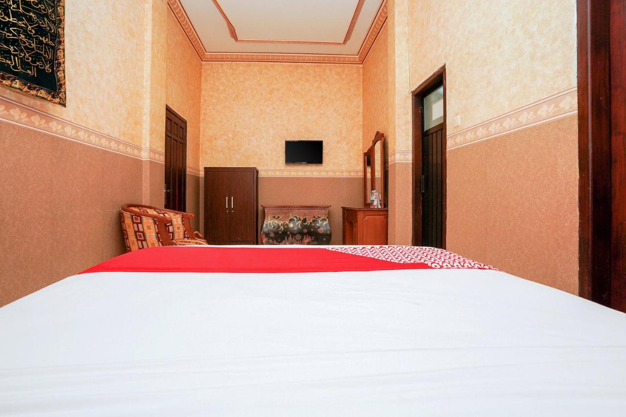 Oyo 231 Hotel Andita Syariah Surabaya Exterior foto